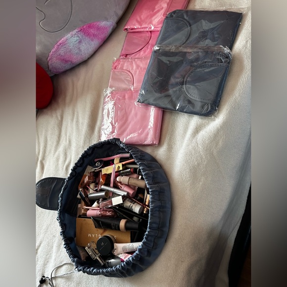 Drawstring makeup bag! - Picture 12 of 14